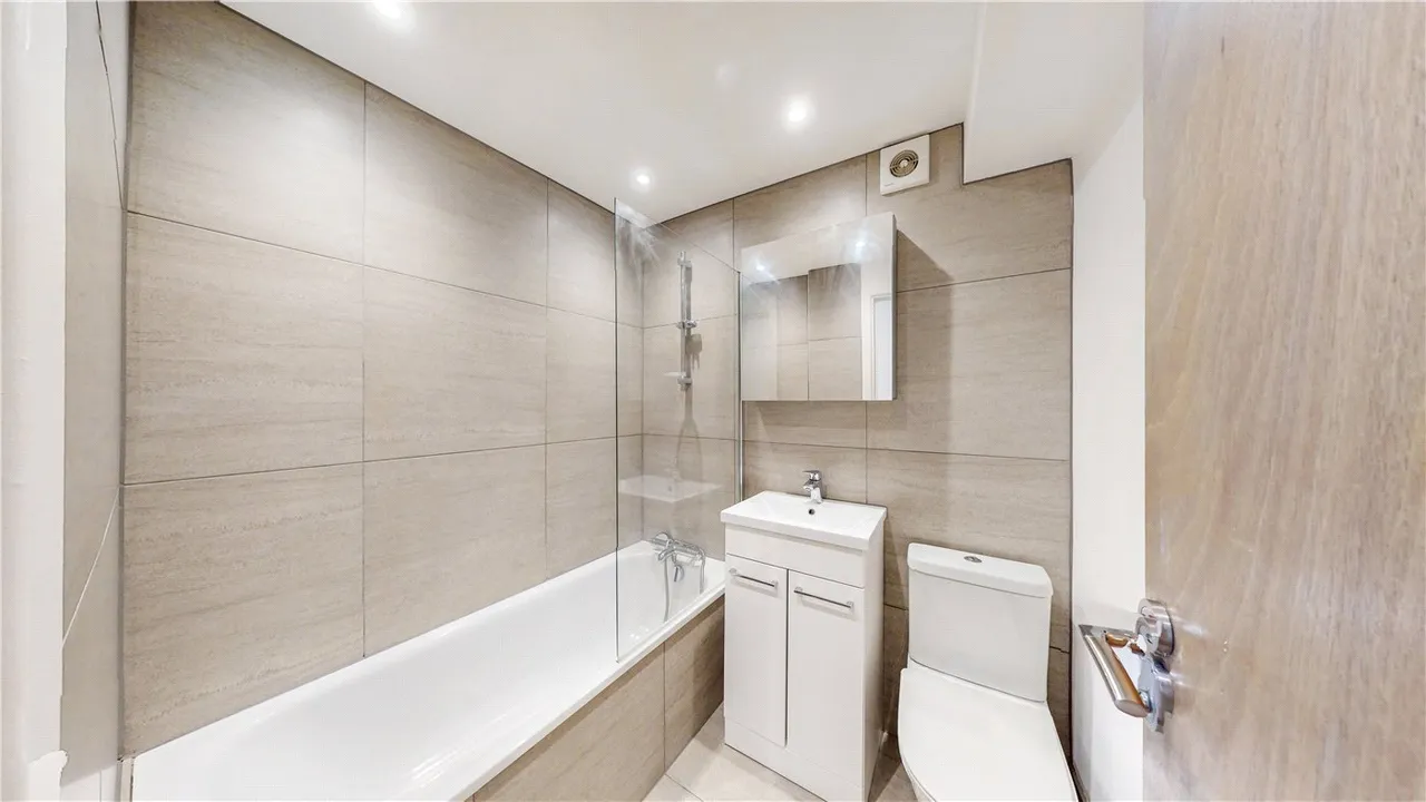 Archway Road, London, N6, photo 3