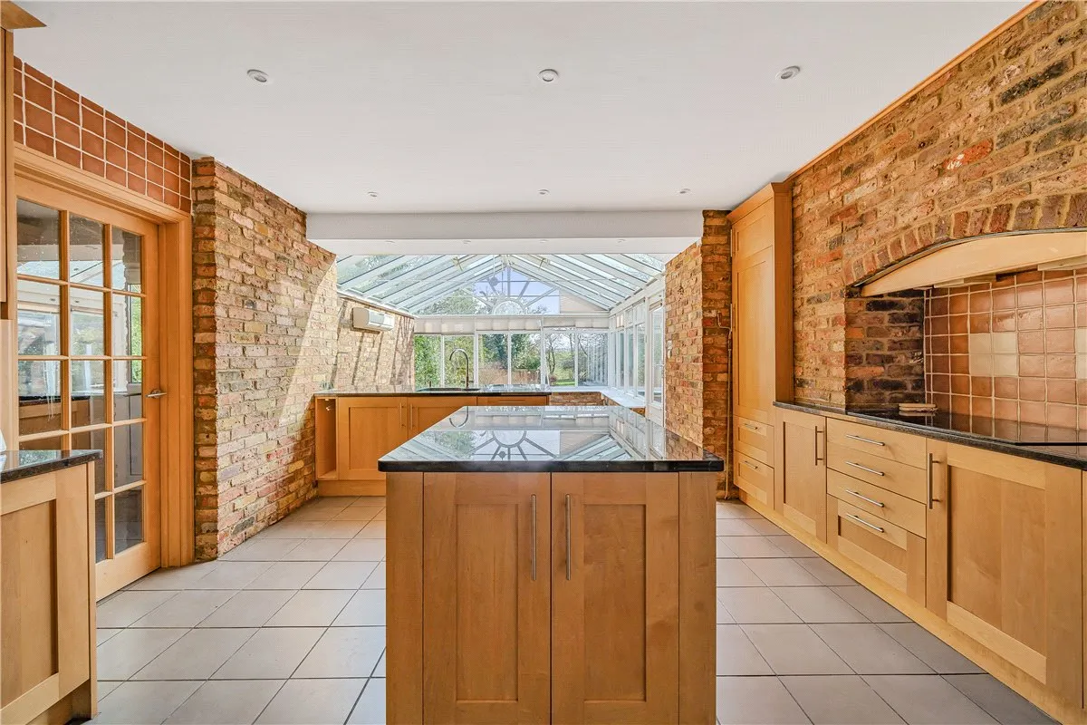 Bacombe Lane, Wendover, HP22, photo 3