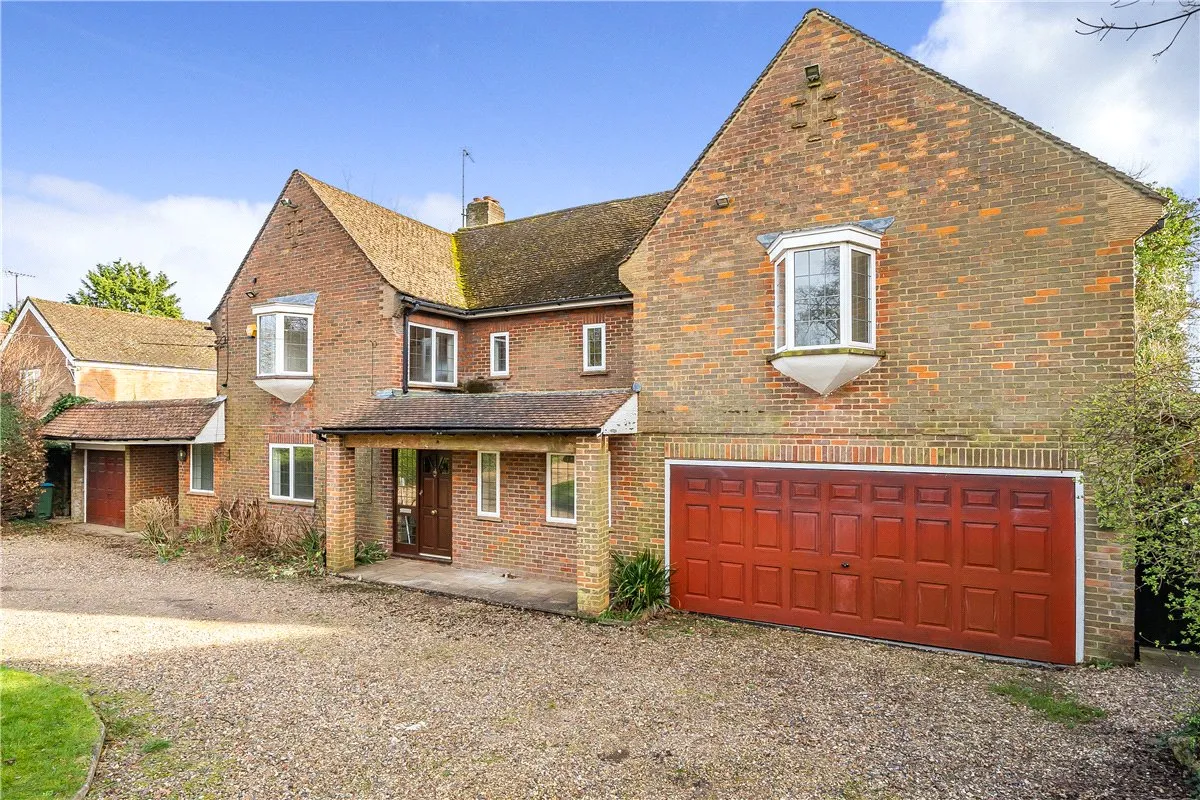 Bacombe Lane, Wendover, HP22, photo 16