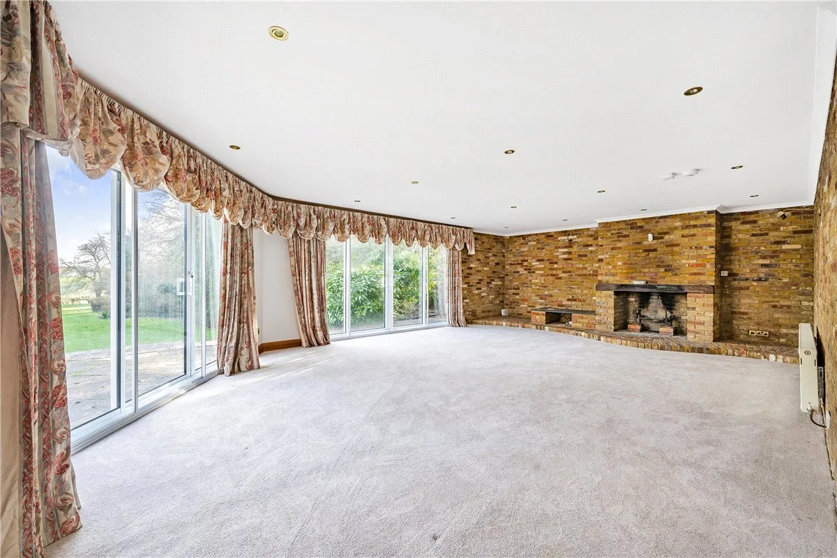 Bacombe Lane, Wendover, HP22, photo 4