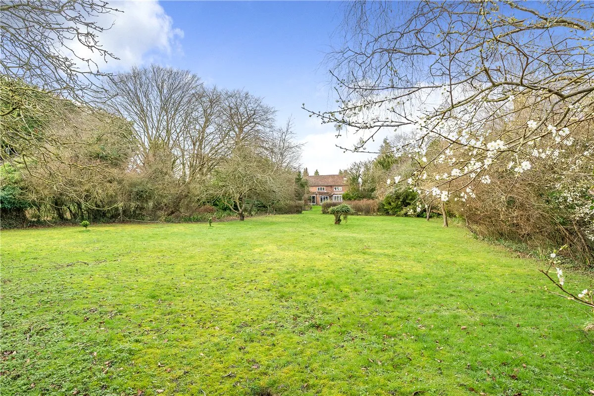 Bacombe Lane, Wendover, HP22, photo 17