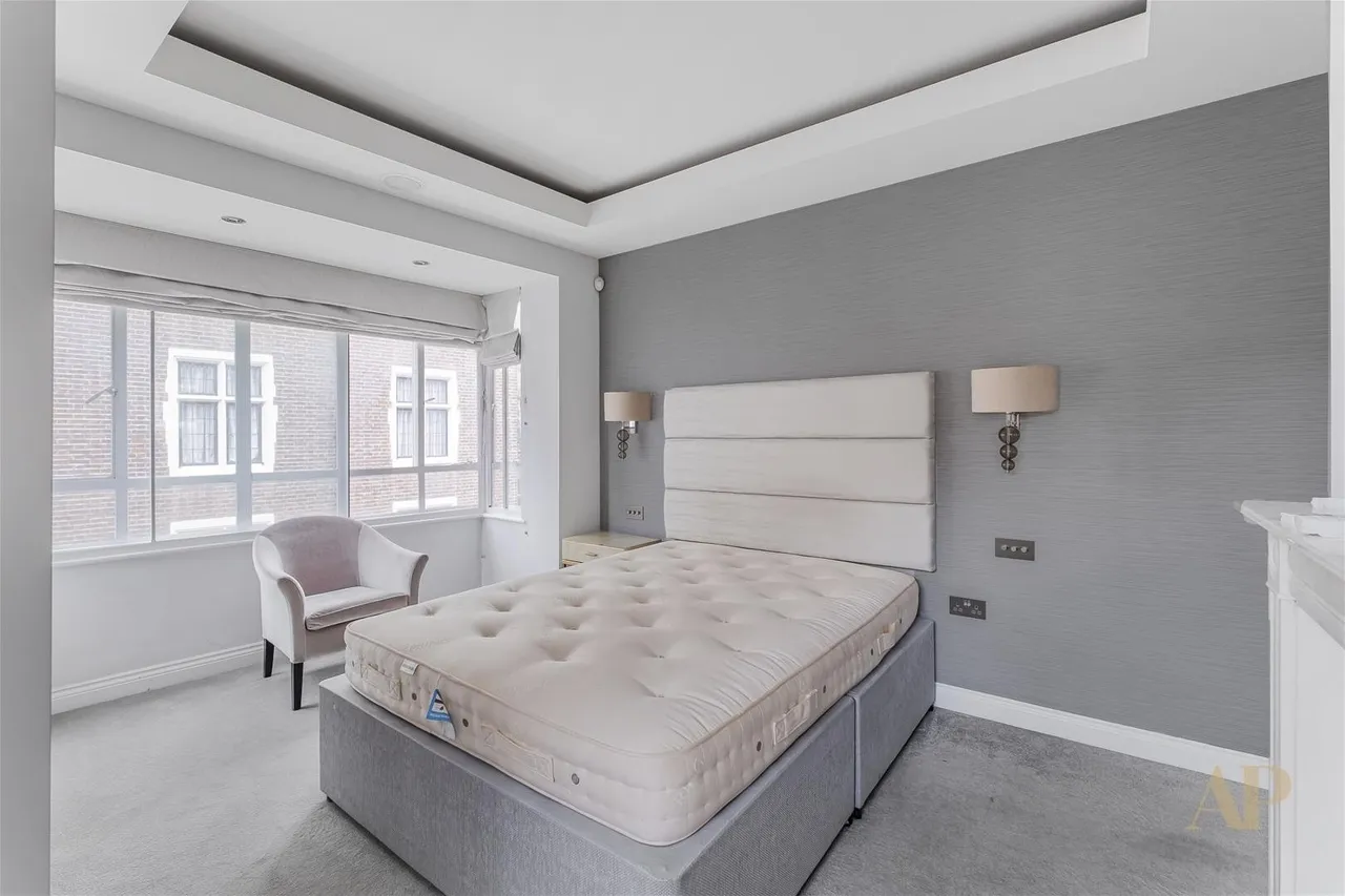 Weymouth Street, London, W1G, photo 12