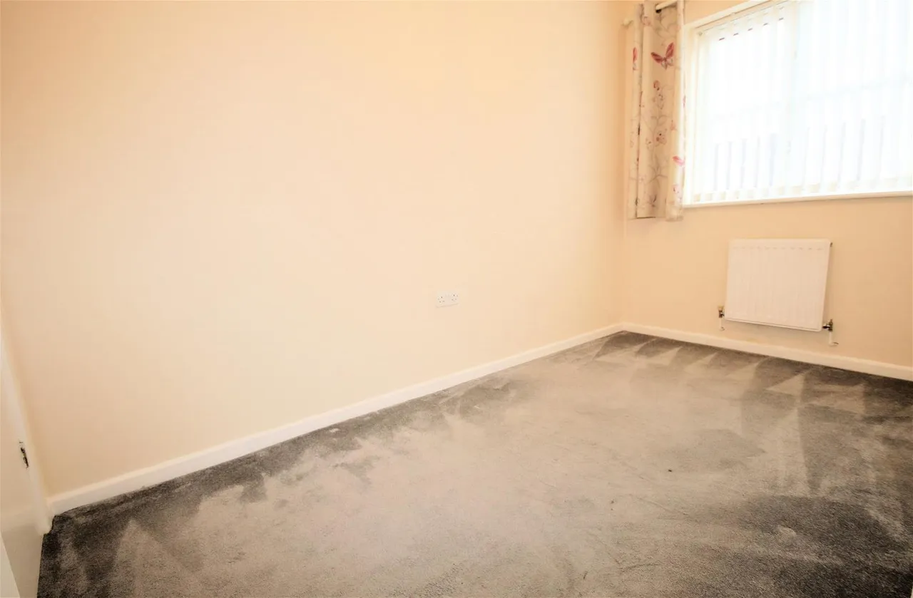 Graphic Close, Dunstable, Bedfordshire LU6 3EL, photo 13
