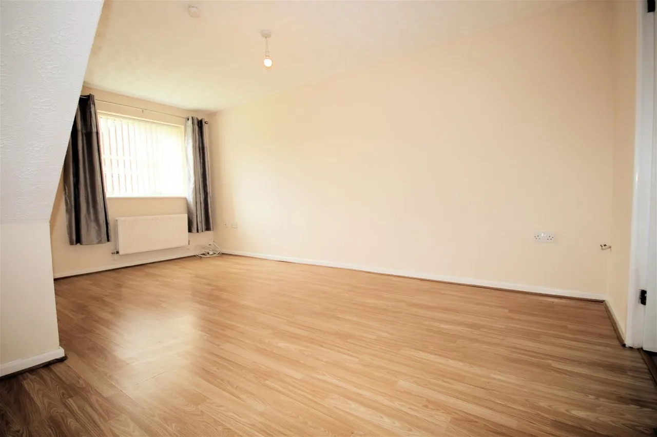 Graphic Close, Dunstable, Bedfordshire LU6 3EL, photo 7