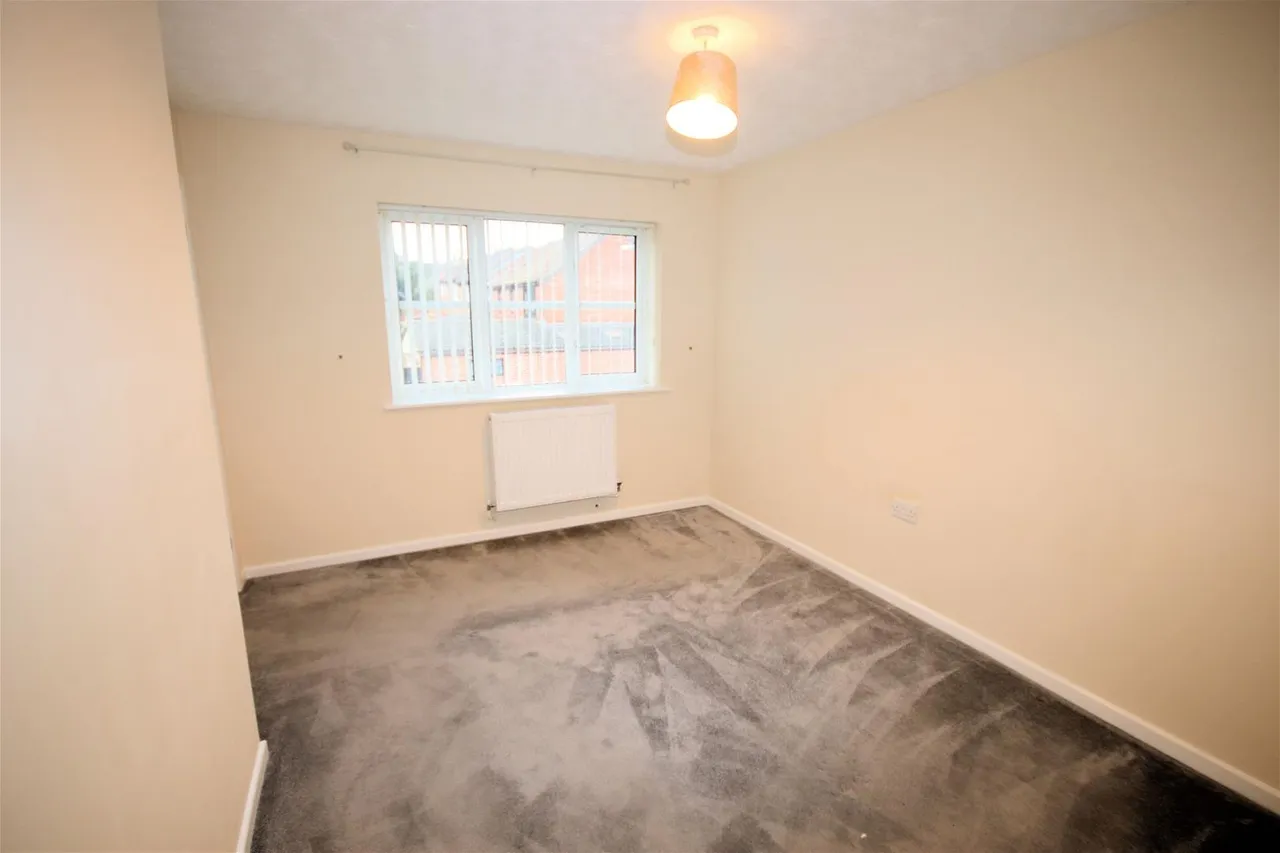 Graphic Close, Dunstable, Bedfordshire LU6 3EL, photo 11