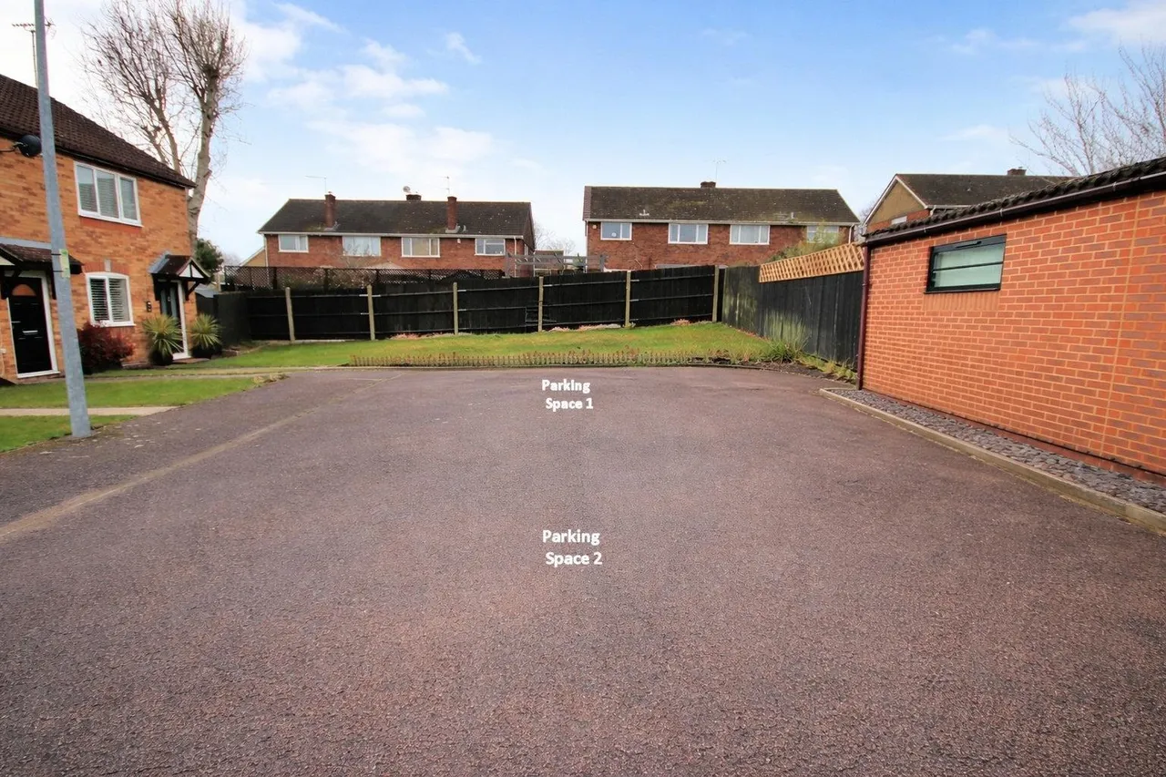 Graphic Close, Dunstable, Bedfordshire LU6 3EL, photo 16