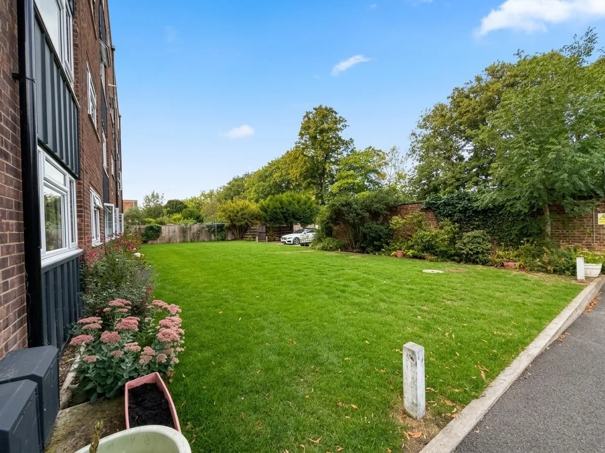 Mulgrave Road, Belmont, SM2, photo 6
