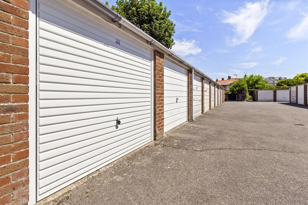 West Parade, Worthing, photo 15