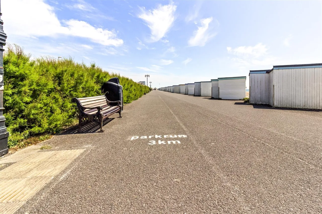 West Parade, Worthing, photo 16