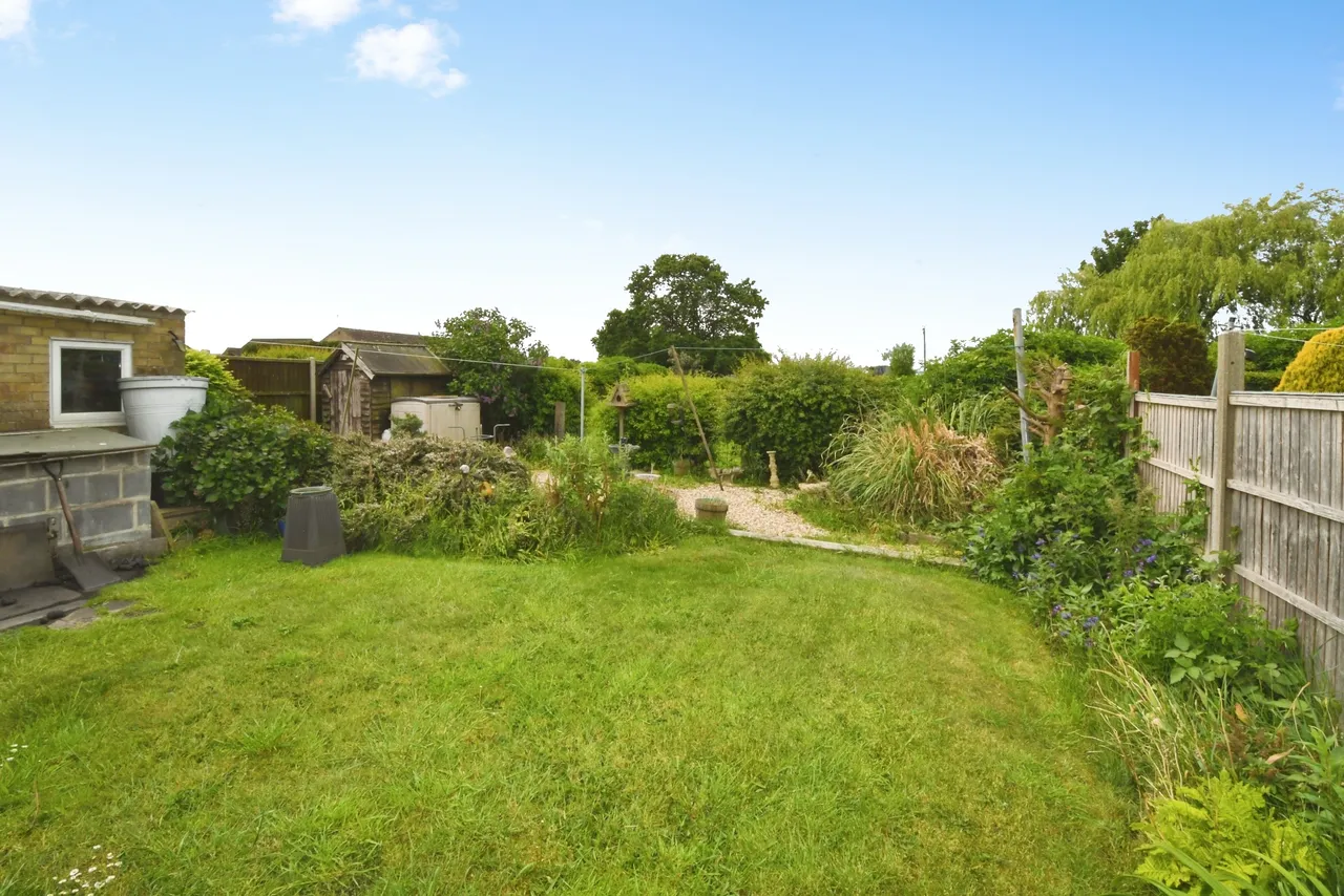 2 bed house for sale, Churchill Drive, Martin Dales, LN10