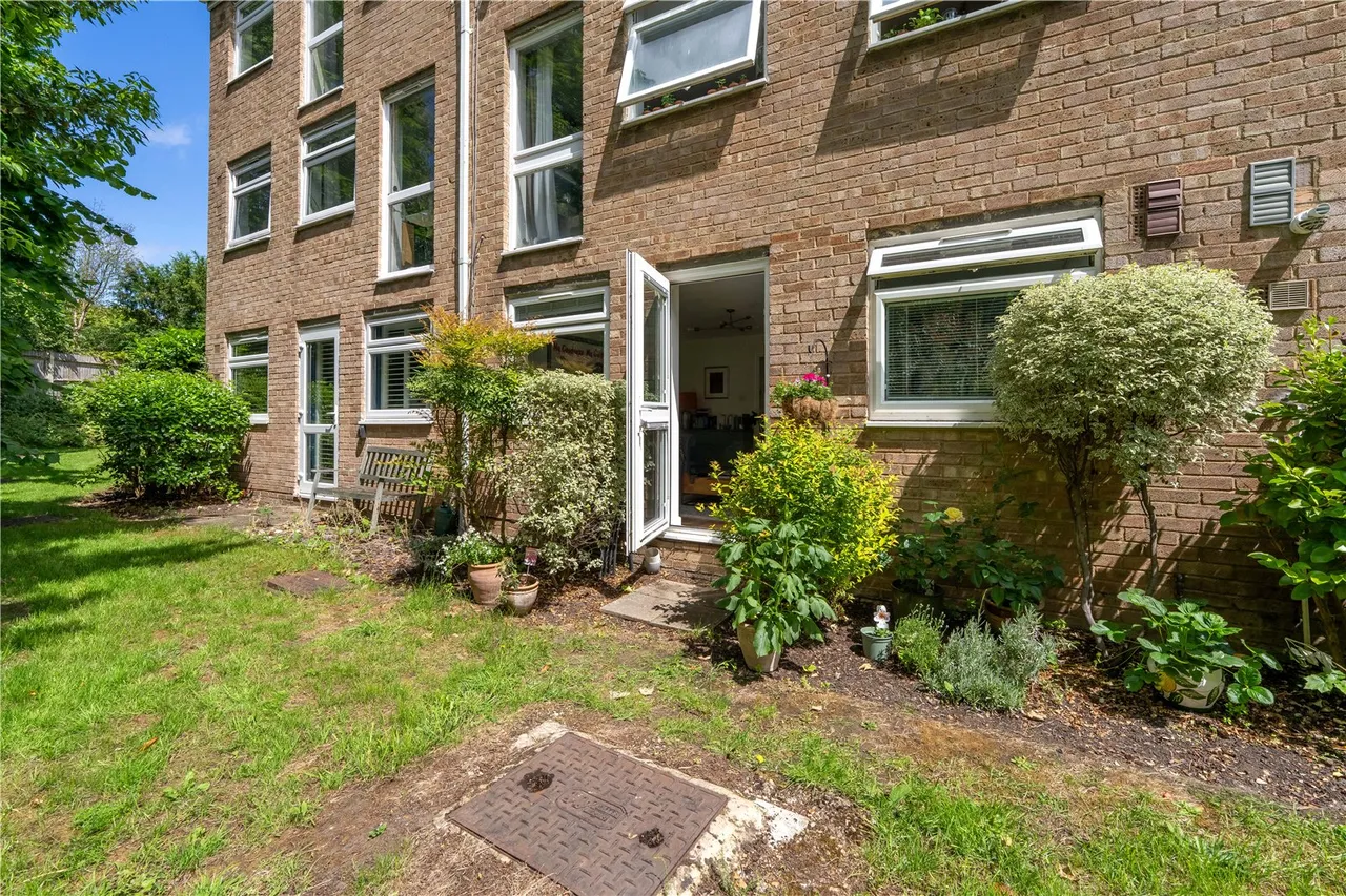 Harrowdene Gardens, Teddington, TW11 0DL, photo 8