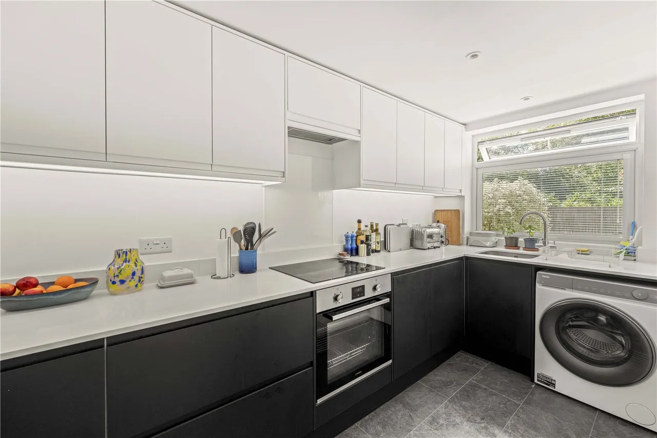 Harrowdene Gardens, Teddington, TW11 0DL, photo 5