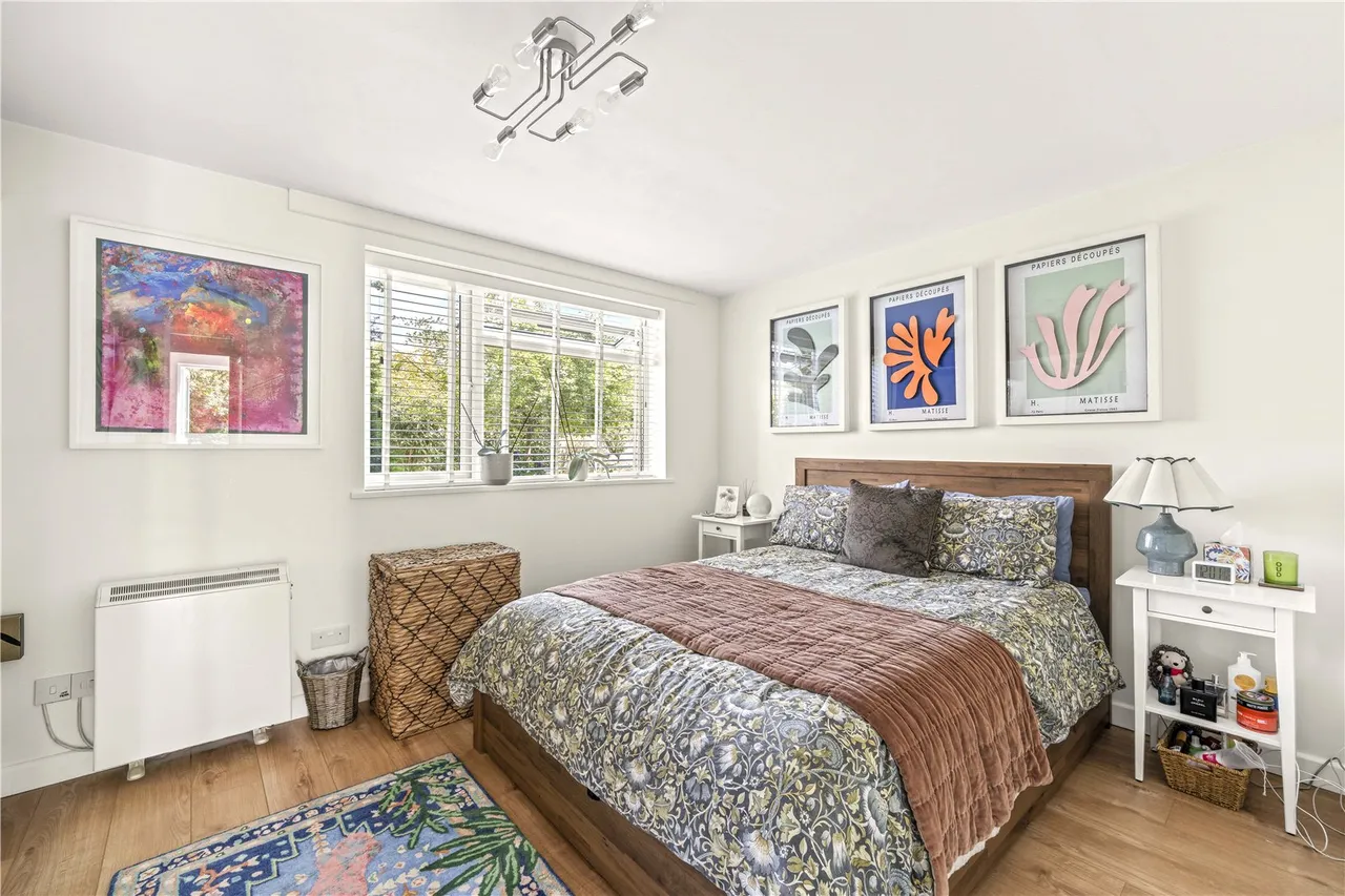 Harrowdene Gardens, Teddington, TW11 0DL, photo 6