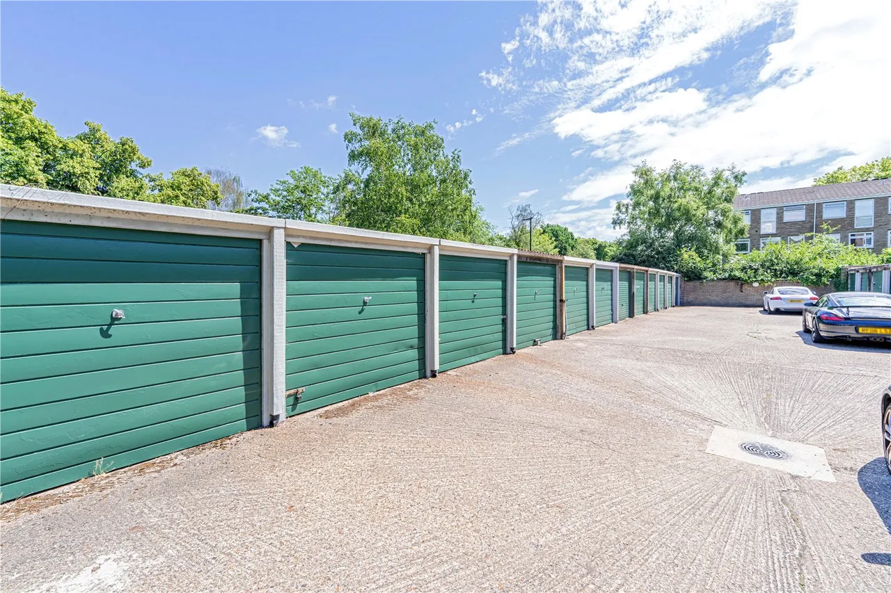 Harrowdene Gardens, Teddington, TW11 0DL, photo 7