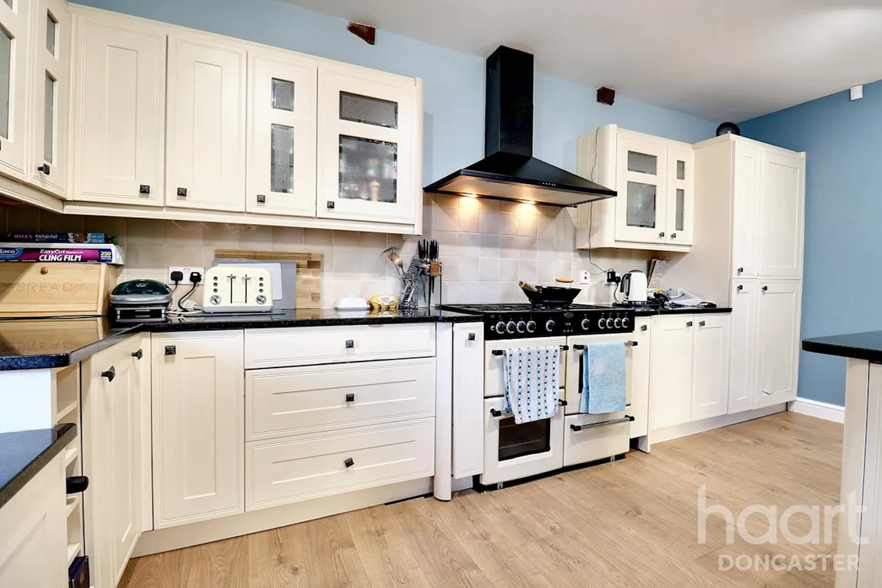 Top Road, Barnby Dunn, DN3, photo 10