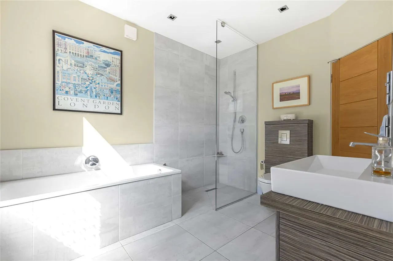 Mortlake Road, Richmond, TW9 3JQ, photo 11