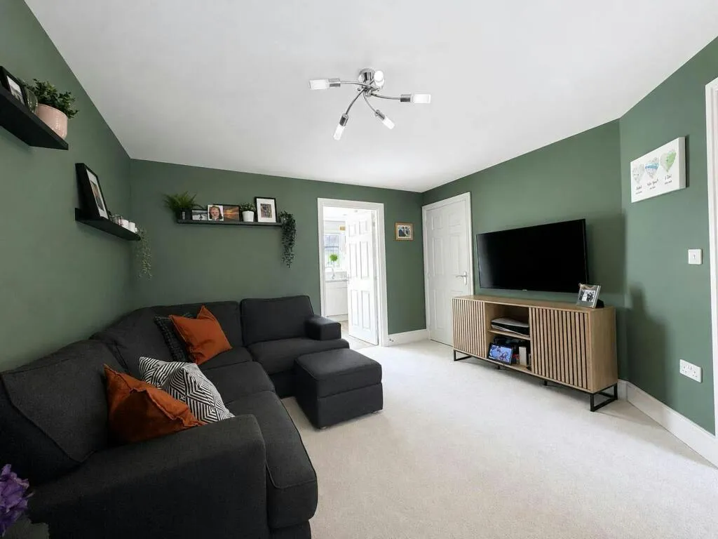 Harmony Road, Horley, RH6, photo 3