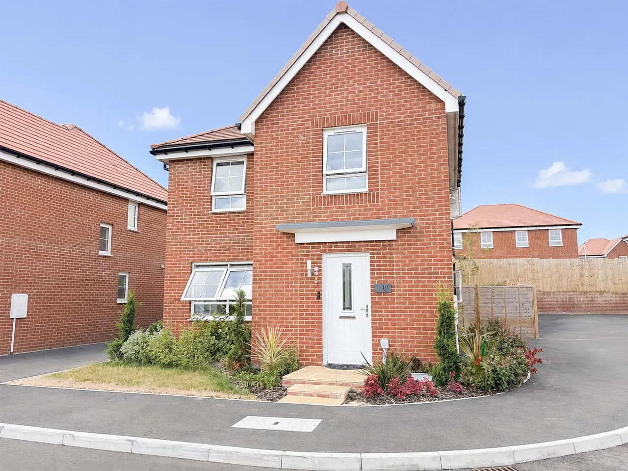 4 bed house to rent — Dennis Way, Lower Willingdon, BN22 0EF