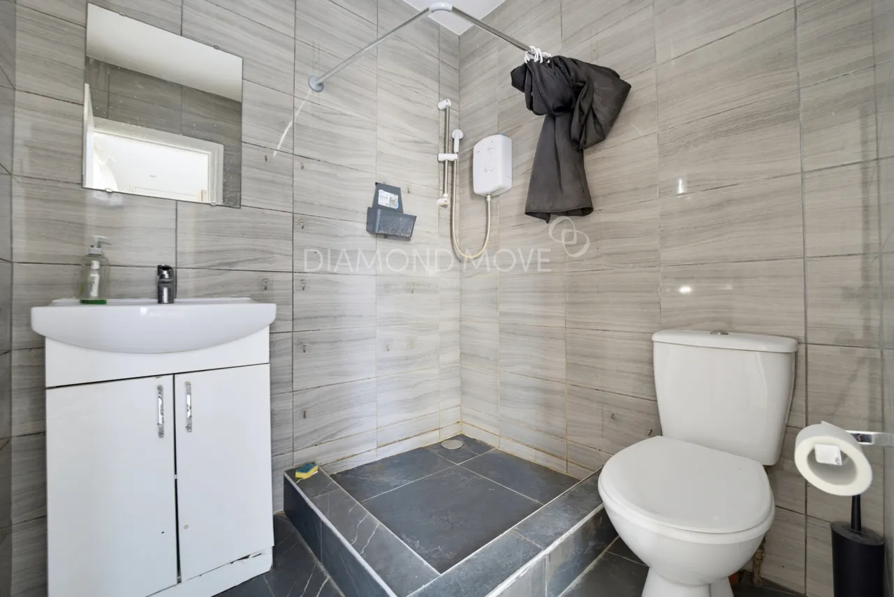 Cromwell Road, Hounslow, TW3 3QQ, photo 10