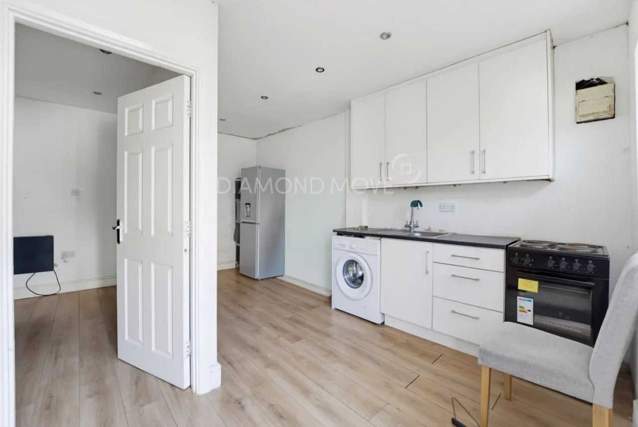 Cromwell Road, Hounslow, TW3 3QQ, photo 25