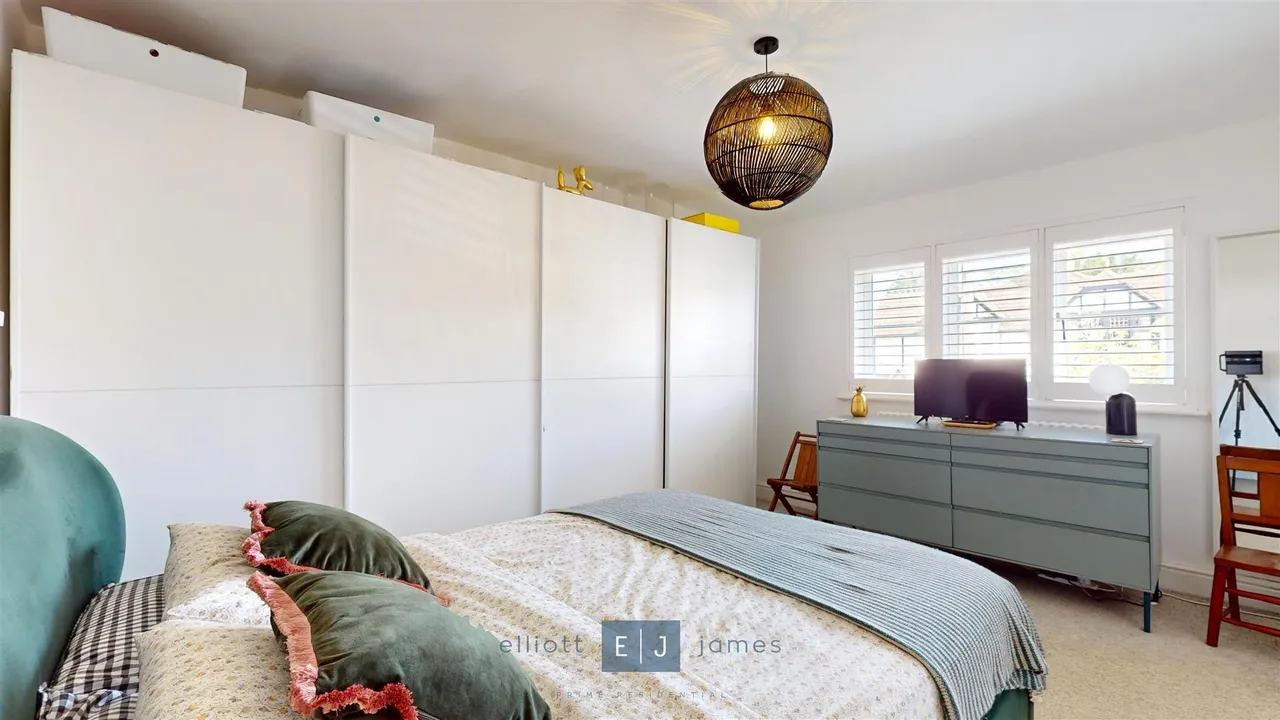 Lower Park Road, Loughton, photo 9