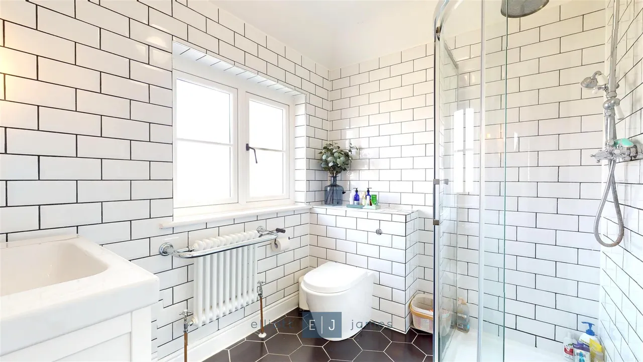 Lower Park Road, Loughton, photo 10