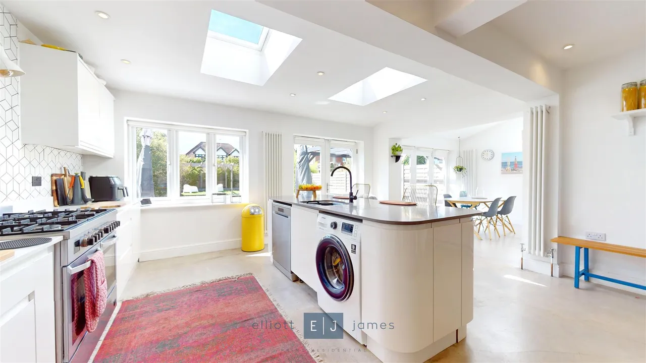 Lower Park Road, Loughton, photo 7