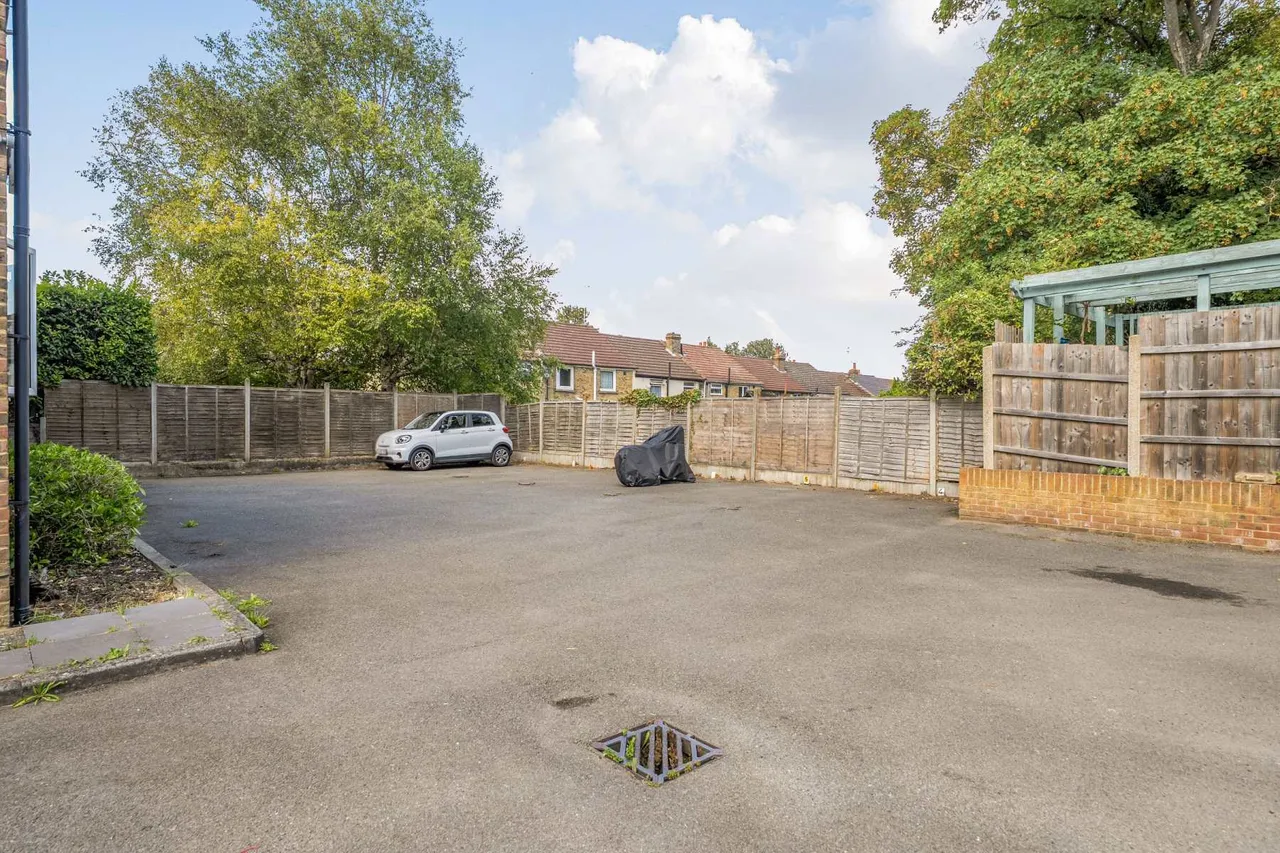 Randall Road, Chatham, Kent, ME4 6JW, photo 10