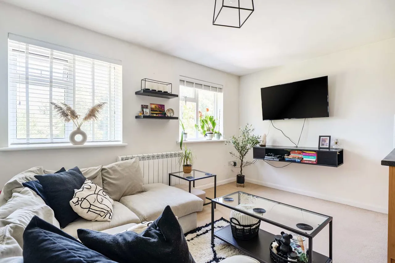 1 bed flat for sale — Randall Road, Chatham, Kent, ME4 6JW