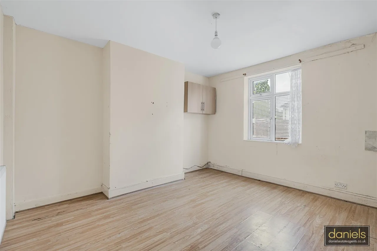 Medway Gardens, Wembley, HA0, photo 8