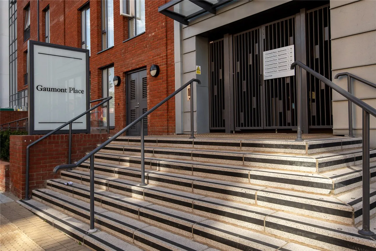 Gaumont Place, London, SW2, photo 6