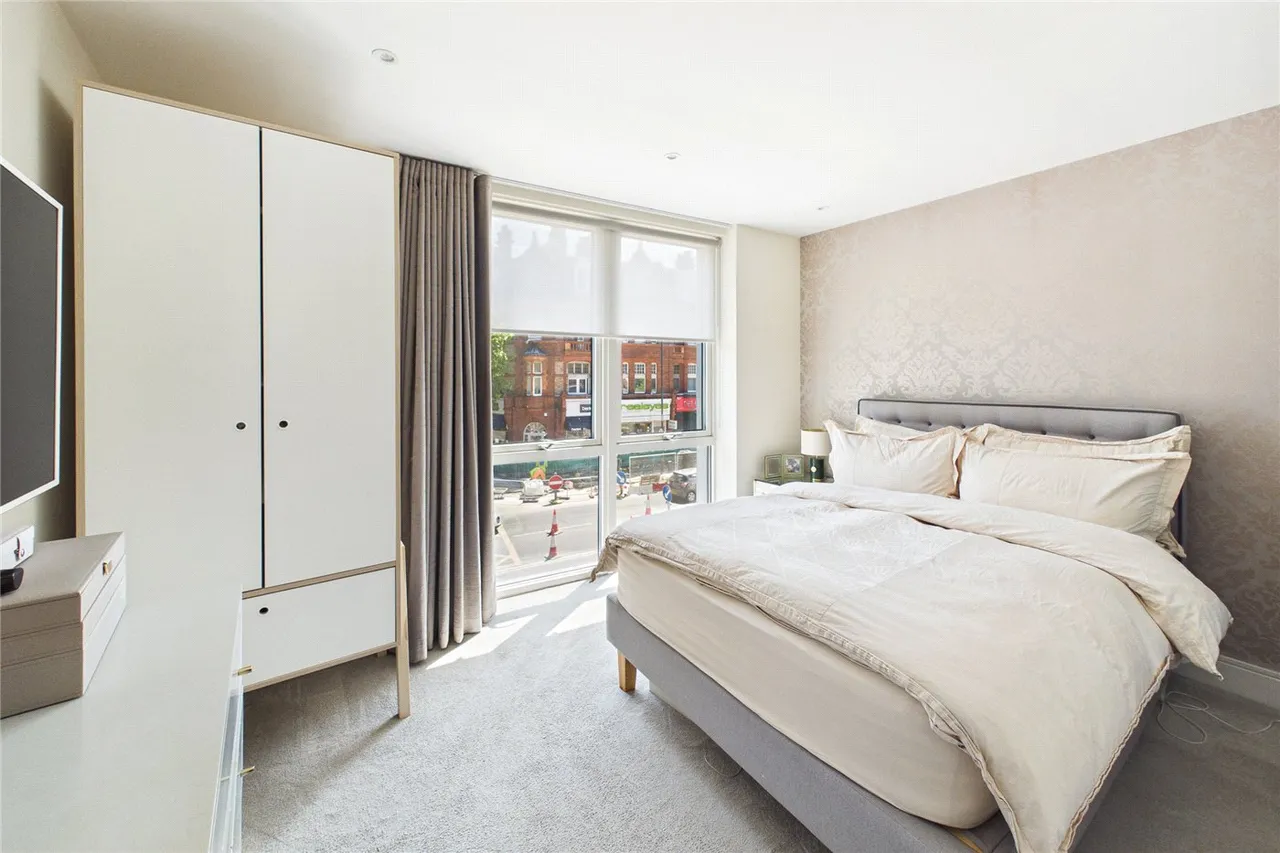 Gaumont Place, London, SW2, photo 2