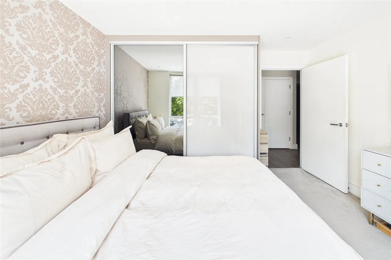 1 bed flat for sale — Gaumont Place, London, SW2