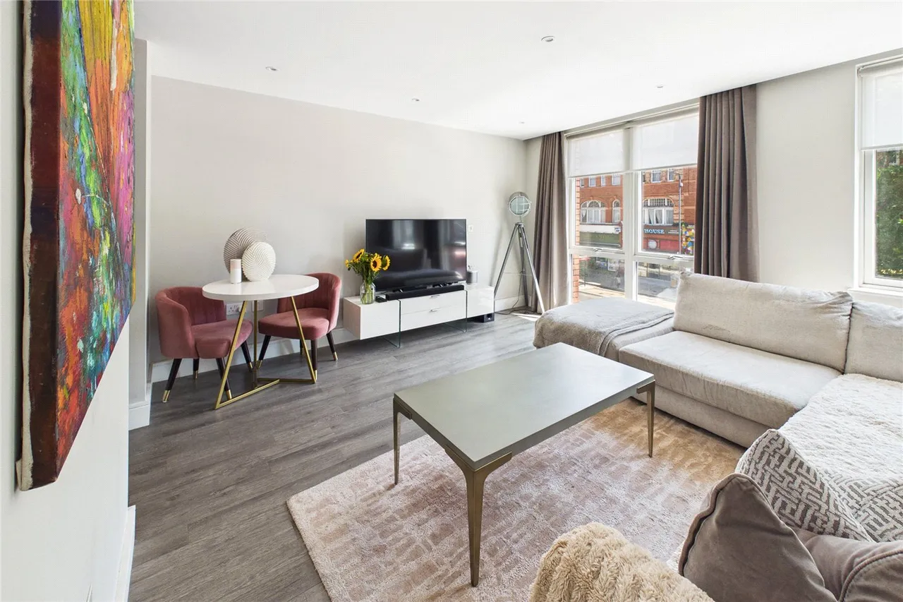 Gaumont Place, London, SW2, photo 8