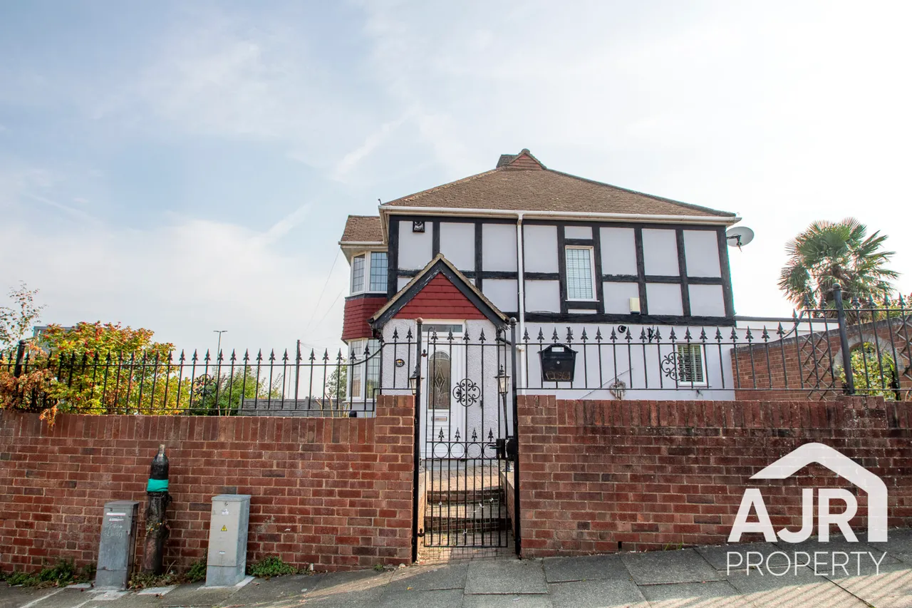 3 bed house to rent, East Rochester Way, Sidcup, DA15