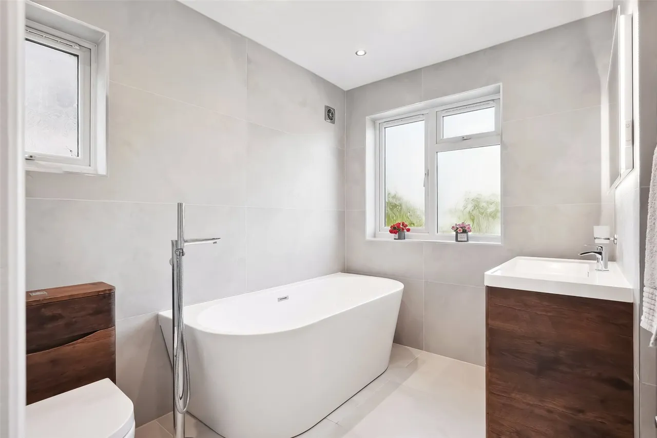 Sixth Cross Road, Twickenham, TW2 5PD, photo 8