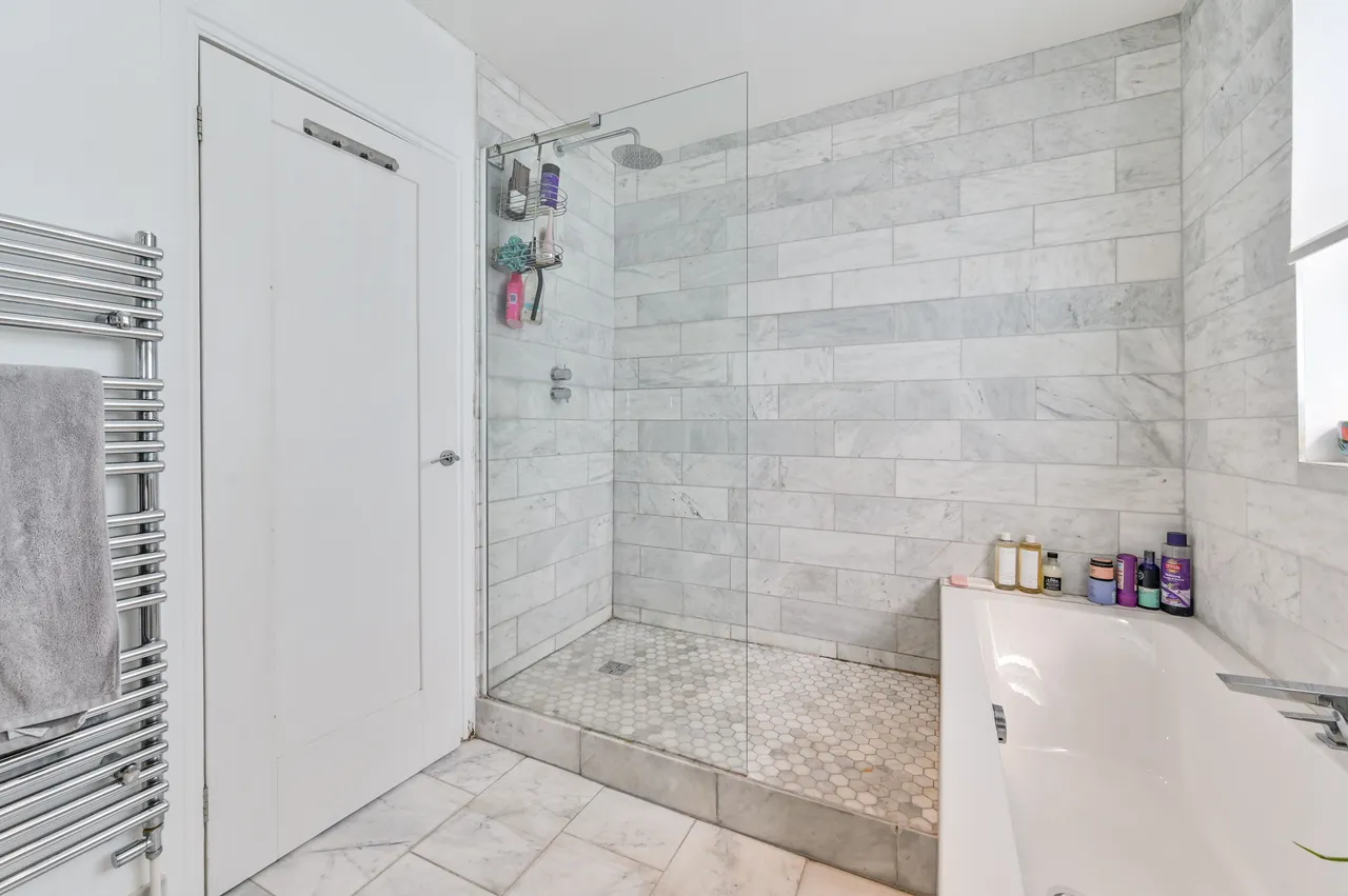 86C Drayton Park, London, photo 3