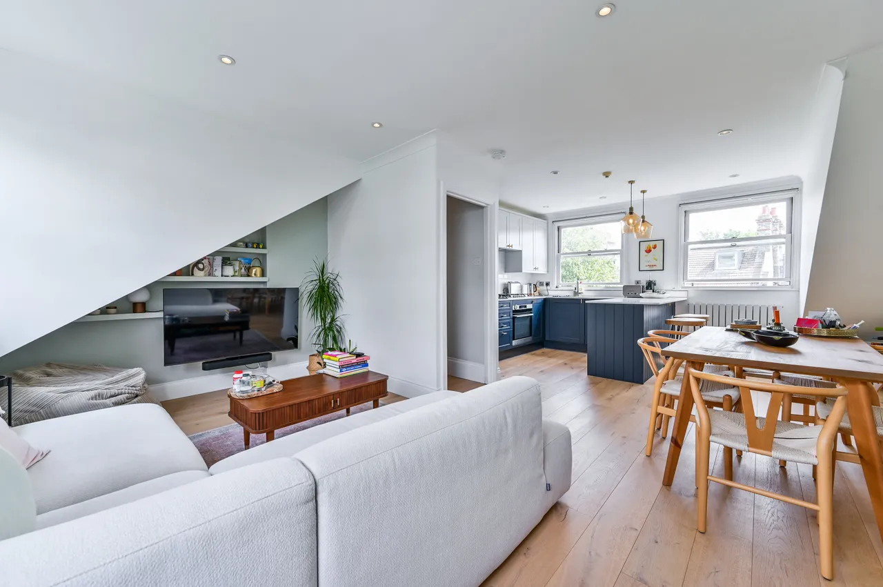 86C Drayton Park, London, photo 2