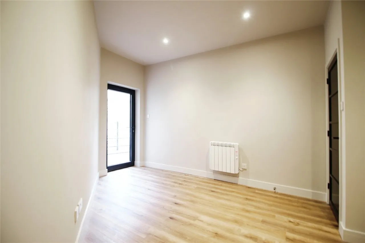 Lewis Lane, Cirencester, GL7, photo 4