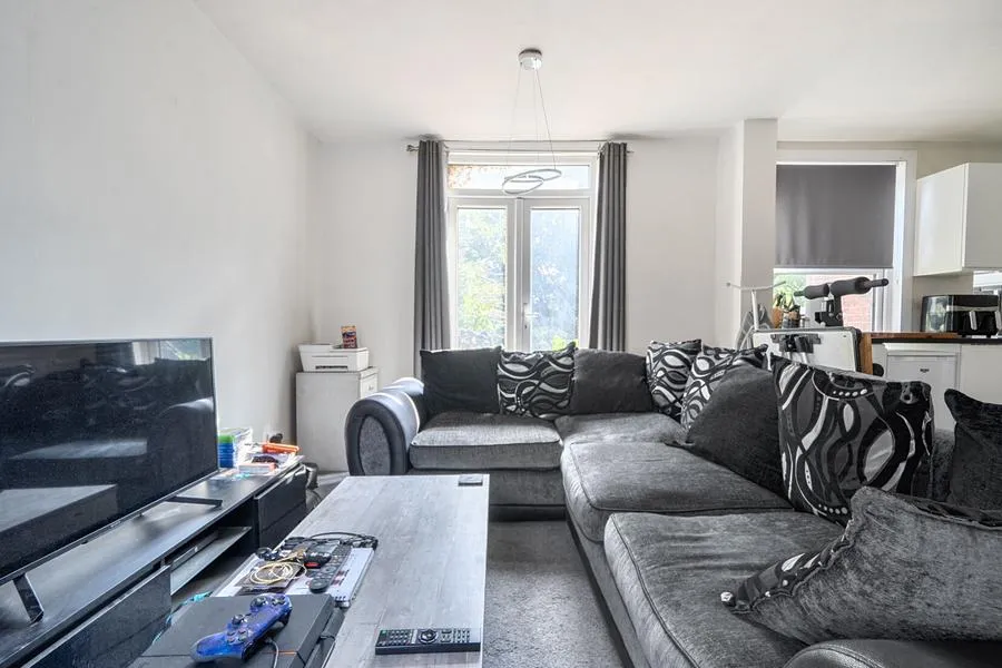West Wycombe Road, High Wycombe, HP12, photo 5