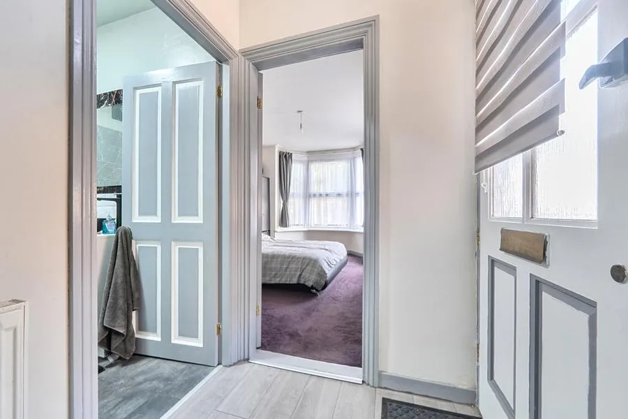 West Wycombe Road, High Wycombe, HP12, photo 8