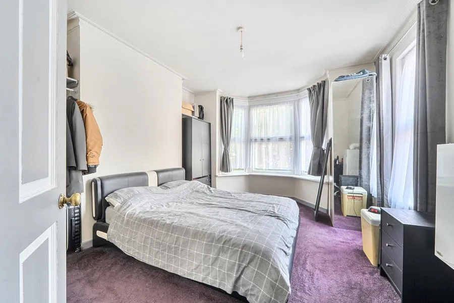 West Wycombe Road, High Wycombe, HP12, photo 4