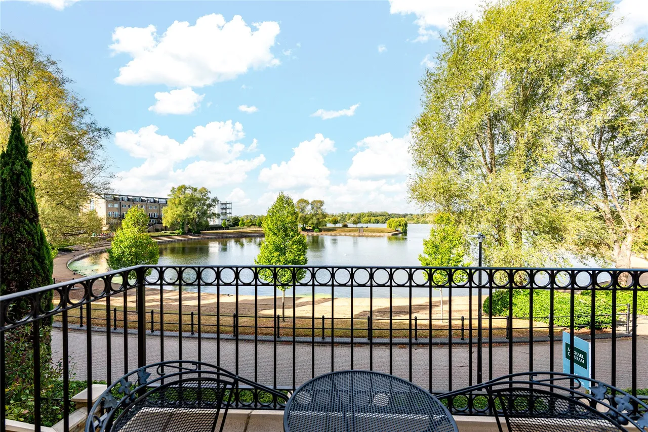 Monellan Crescent, Caldecotte, MK7, photo 2