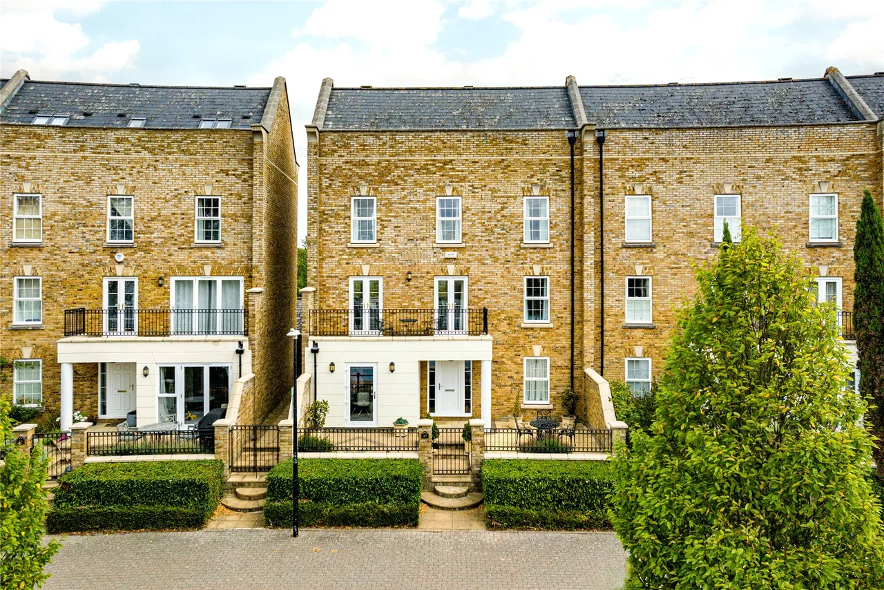 5 bed house for sale, Monellan Crescent, Caldecotte, MK7