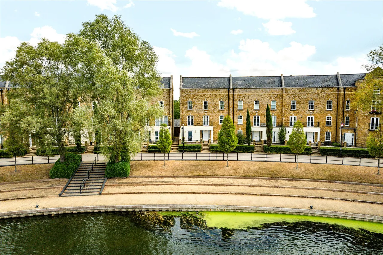 Monellan Crescent, Caldecotte, MK7, photo 24
