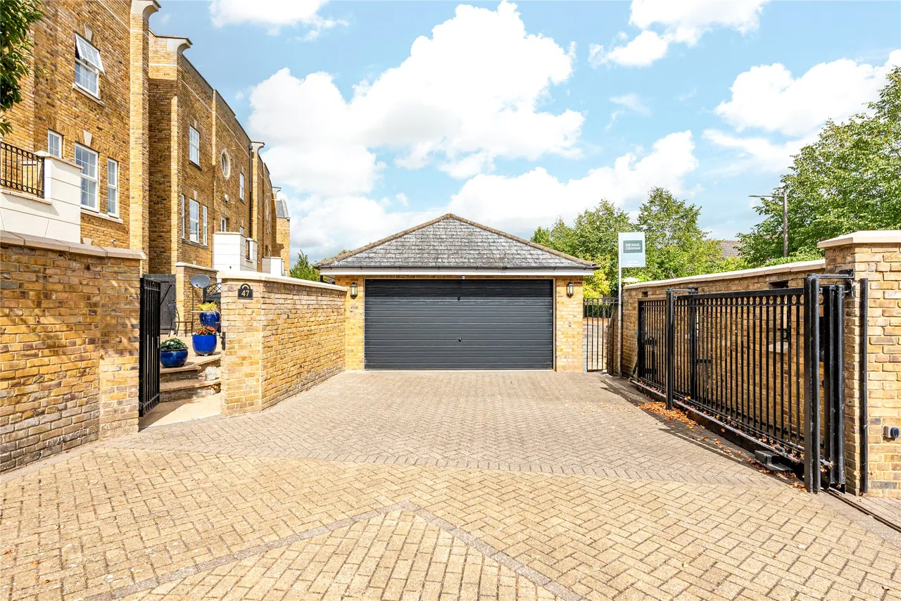Monellan Crescent, Caldecotte, MK7, photo 11
