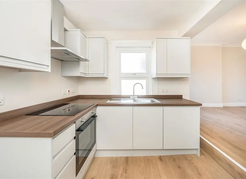 Udney Park Road, Teddington, TW11, photo 4