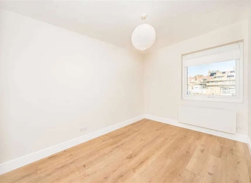 Udney Park Road, Teddington, TW11, photo 6