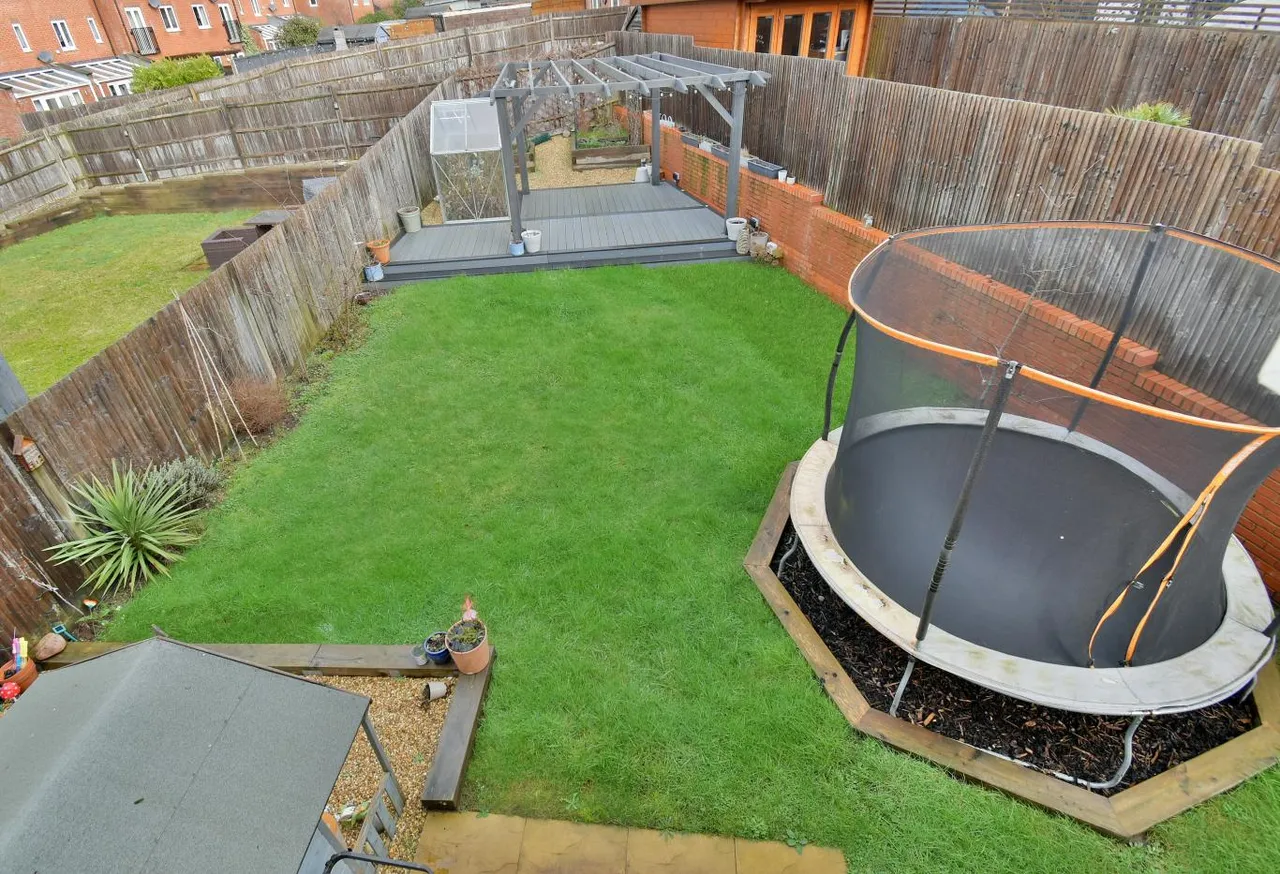 Horseshoe Crescent, BH22, photo 16