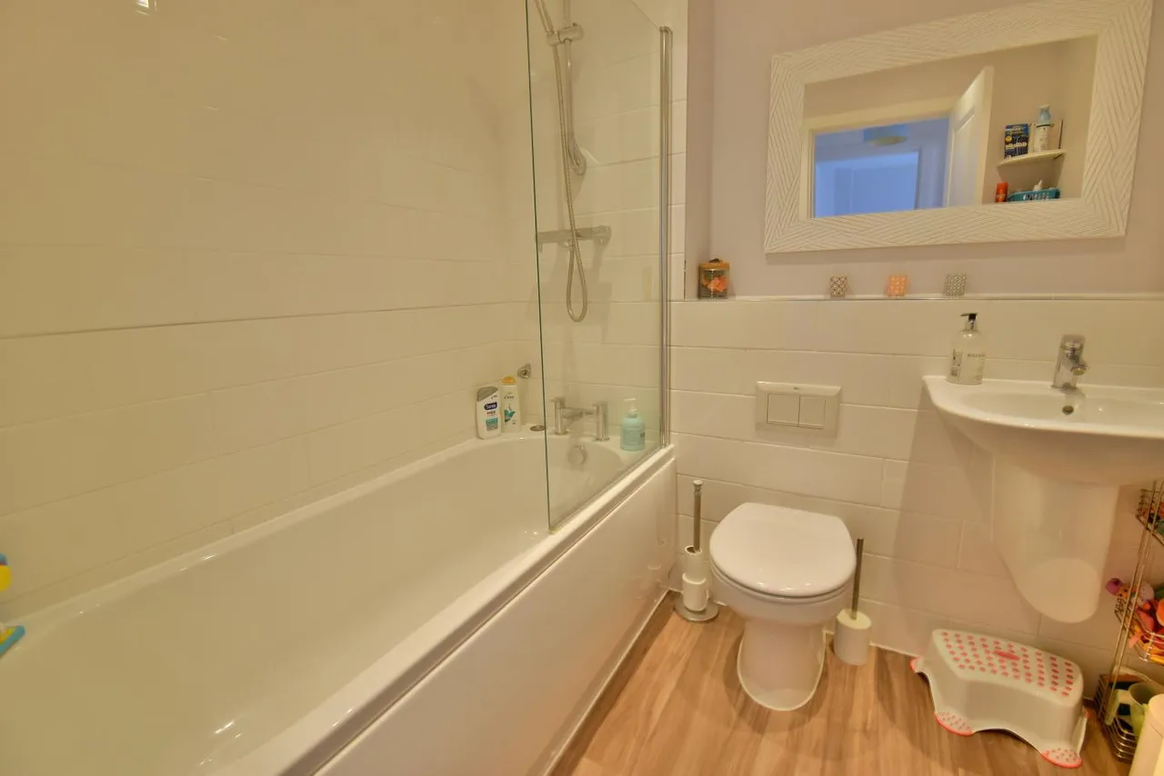 Horseshoe Crescent, BH22, photo 13